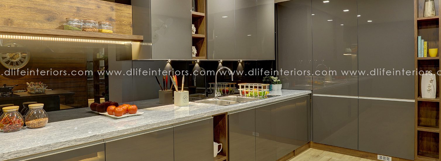 Kitchen in lacquer glass