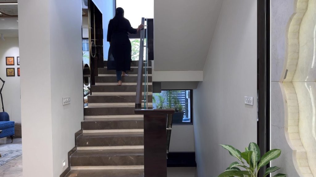 Minimal U-Shaped Staircase Design for Small Homes